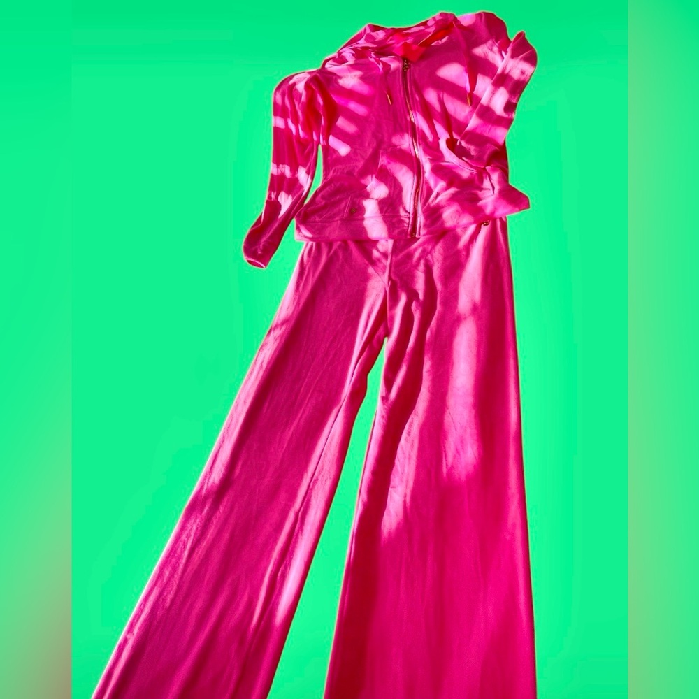 Lily Pulitzer Lounge Set Hoodie/Pants Sz M New w/tags Plumeria Pink Soft Velour - Picture 3 of 14
